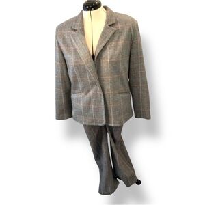 Vintage women’s suit